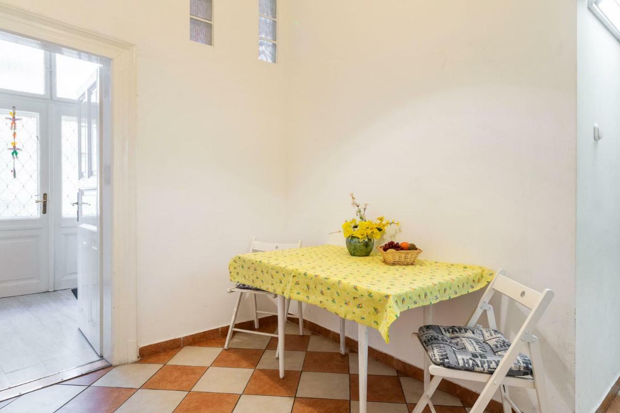 Izabella Home Budapest Exterior photo
